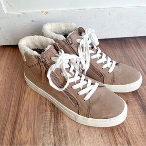 Universal Thread Sherpa Lined High Top Sneakers